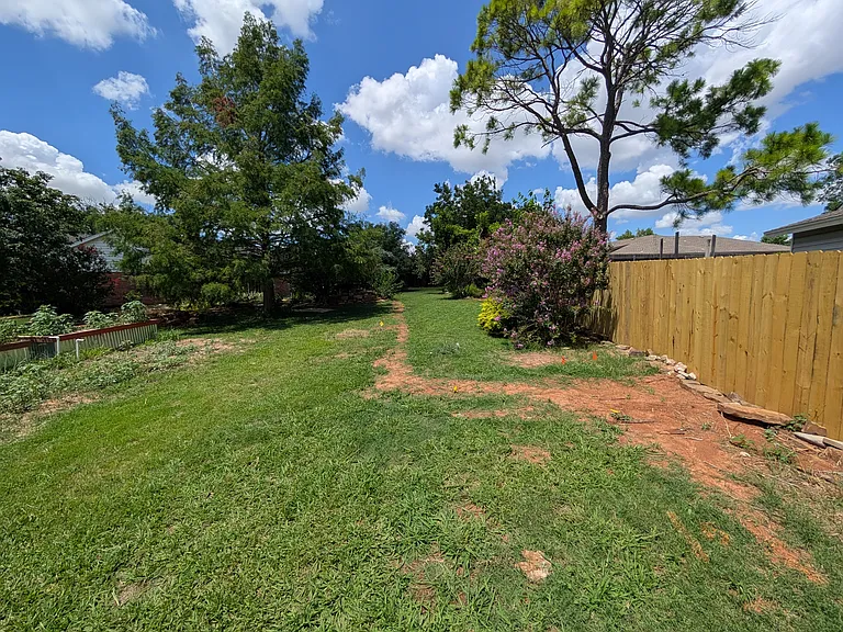 10133 Bromley Ct — Photo 48