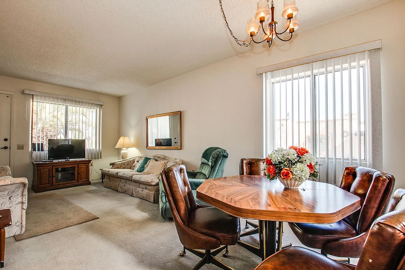 2 bed, 940 sqft, $1,500 — Photo 4