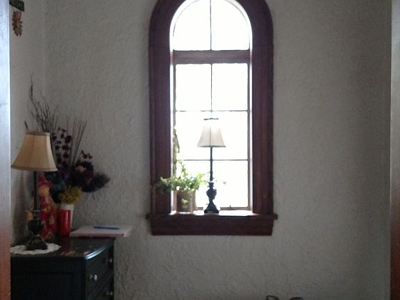 4th image of 611 N Washington St