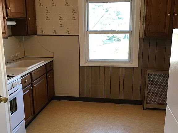 4th image of 706 Bard Ave