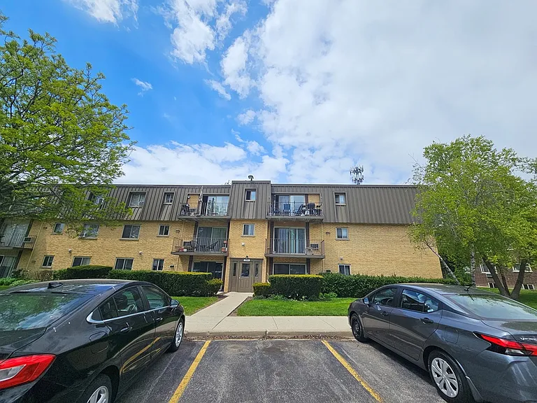 584 Fairway View Dr #2J — Photo 1