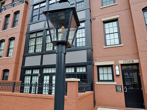 3rd image of 1700 Clarendon Blvd #125