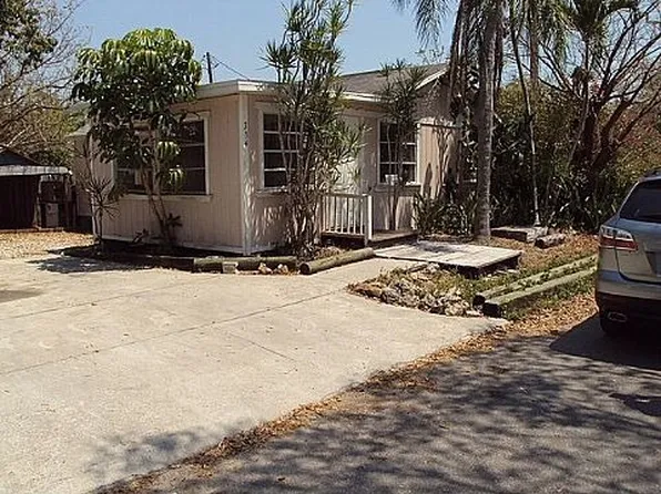 334 Pettit Dr, Goodland, FL 34140