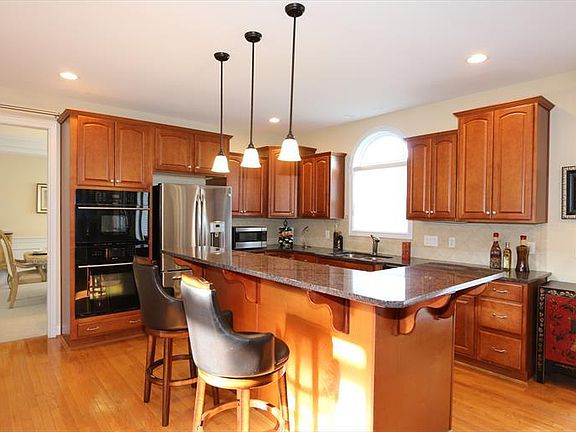 3rd image of 6545 Rosewood Ln