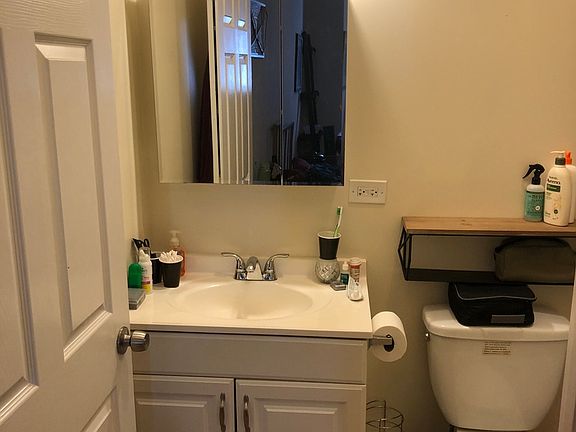 3rd image of 2410 W Potomac Ave
