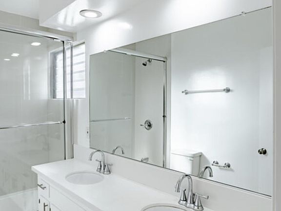 *IMAGES: Model Unit -Vacant units might differ slightly, inquire within for images/video from our manager*