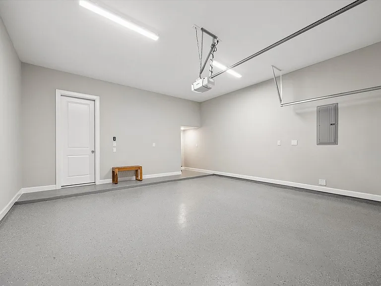 5205 Amber Sunrise Dr — Photo 37