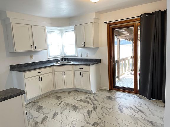 Kitchen, appliances NOT provided