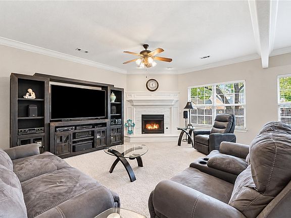 3rd image of 1638 Greystone Pl