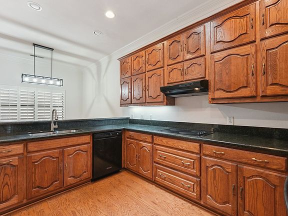5th image of 3014 Stonehenge Ln