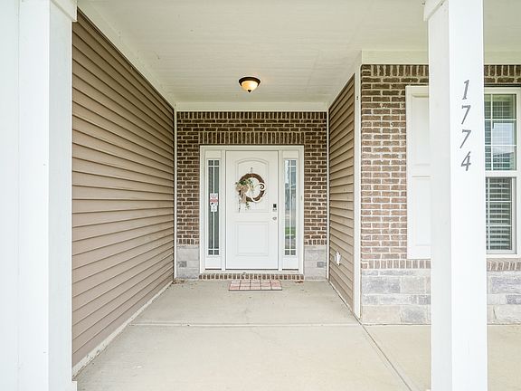 3rd image of 1774 Foudray Cir N