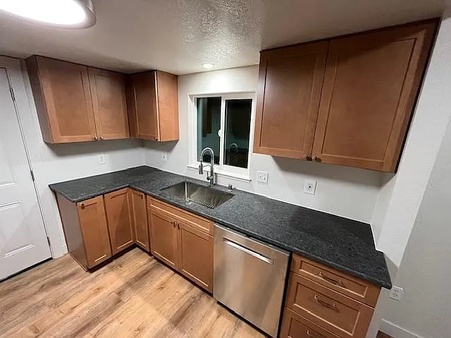 1218 N Cedar St — Photo 5