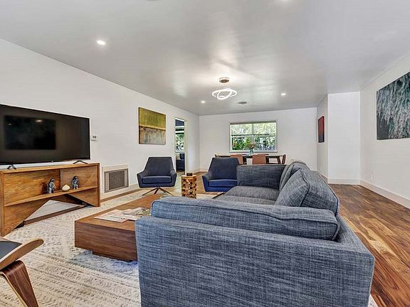 5th image of 802 Sunset St