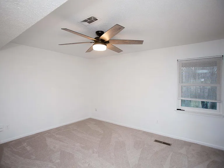 1506 Alberta Dr — Photo 25