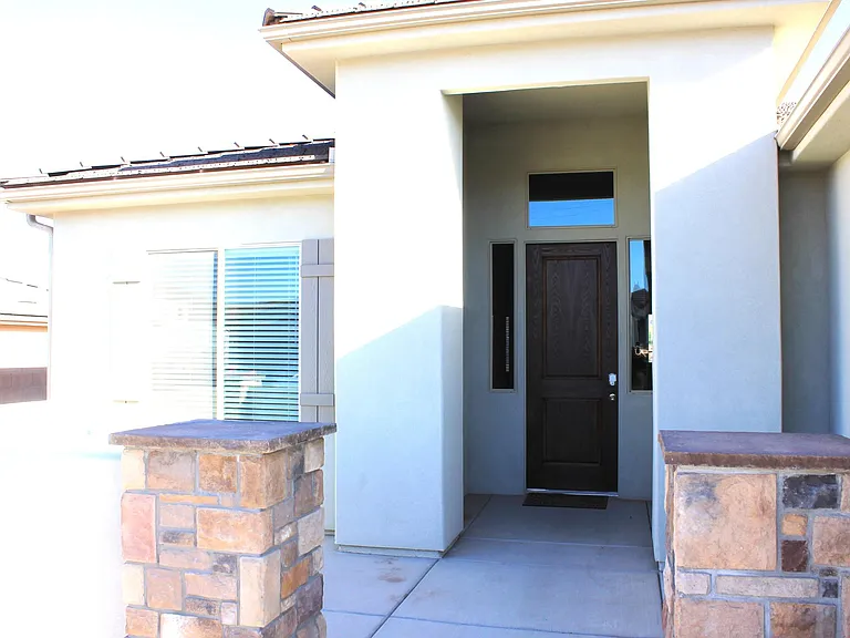 1847 W 250 N — Photo 3