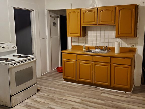 4th image of 88 Waldorf Ave Floor 1