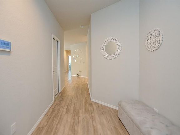 4th image of 6027 Yesenia St