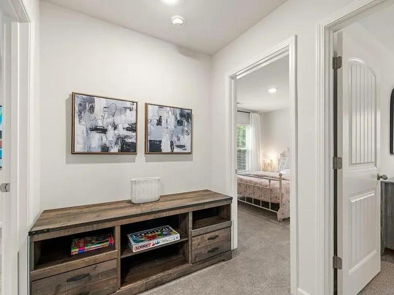 63 Oaktree St — Photo 11