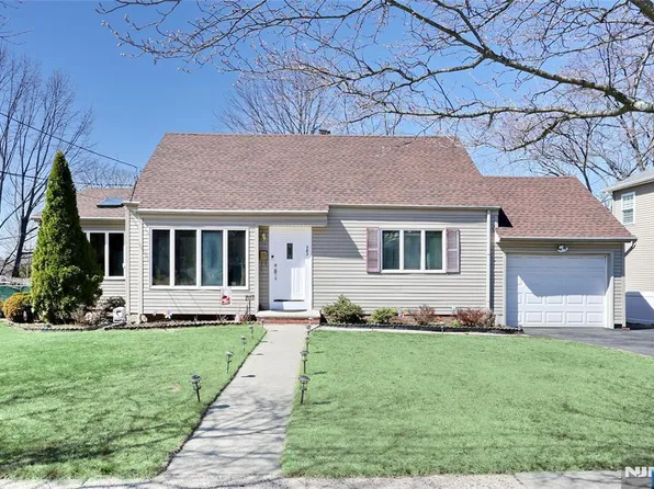 383 Congress St, New Milford, NJ 07646