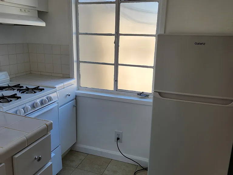 5209 Wilkinson Ave — Photo 4