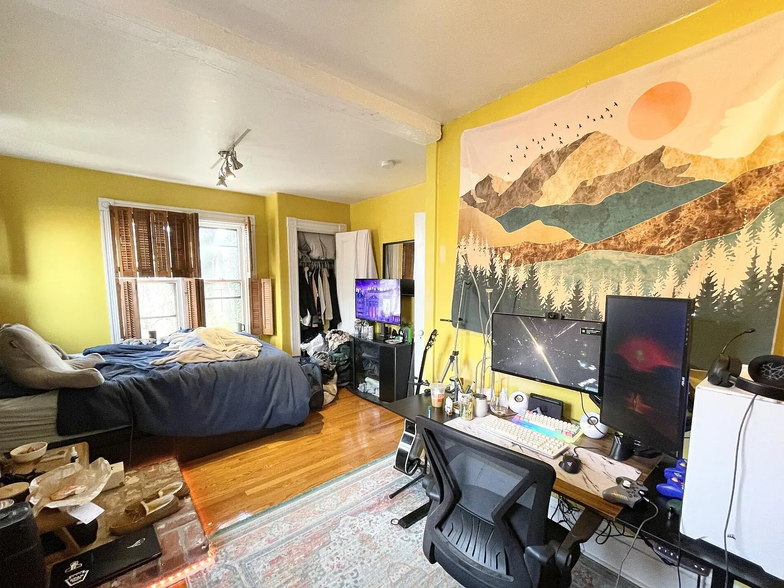 4 bed, 9999 sqft, $7,000 — Photo 2