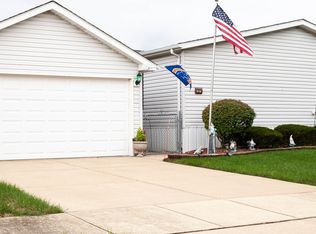 207 Begonia Dr, Matteson, IL 60443