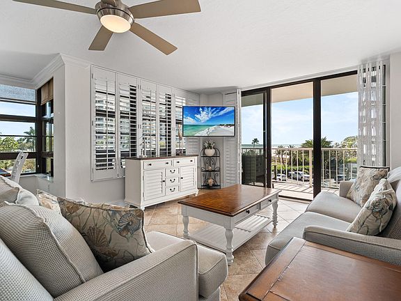 3rd image of 380 Seaview Ct APT 306
