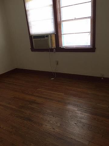 2nd image of 3020 Serantine St