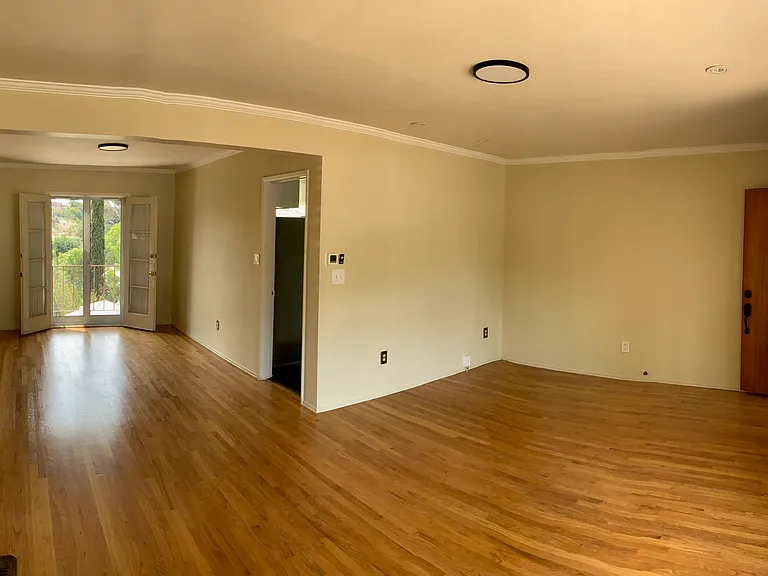 5853 Adelaide Ave #5855 — Photo 9