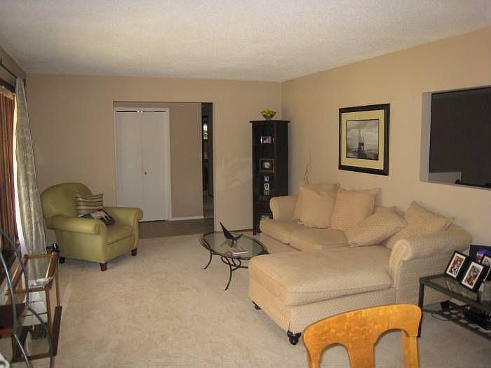 2nd image of 2648 Lydiard Ave