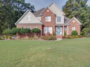113 Westminster Dr, Rainbow City, AL 35906