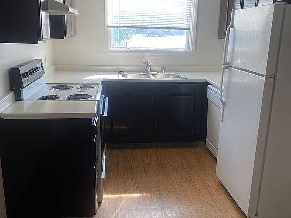 2nd image of 118 Grand Larry St APT 20