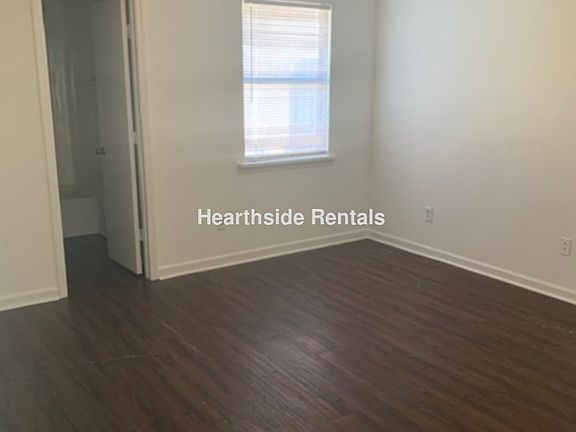 4th image of 2111-A E 3rd St