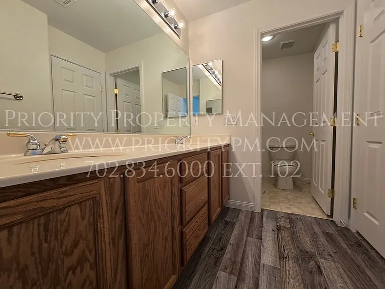 10001 Central Valley Ave — Photo 18