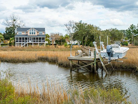 3rd image of 529 Two Mile Run