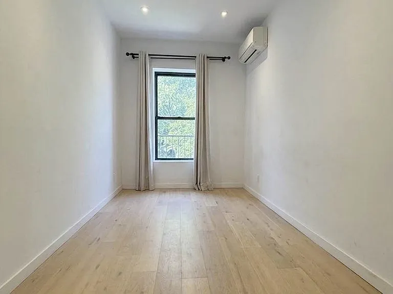 563 Putnam Ave #2 — Photo 7