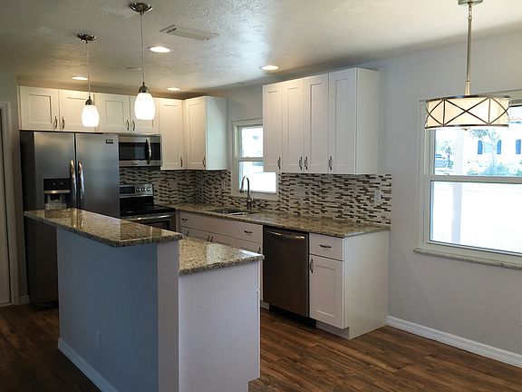 2nd image of 3425 Fairview Dr