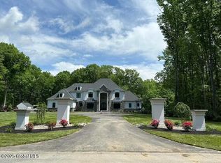 29 Stony Brook Dr, Saratoga Springs, NY 12866