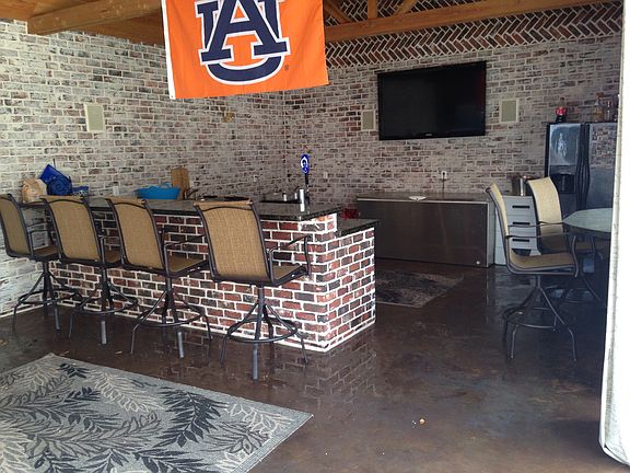 Full bar with keg/tap
