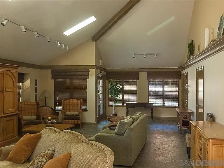 12019 Alta Carmel Ct #272 — Photo 20