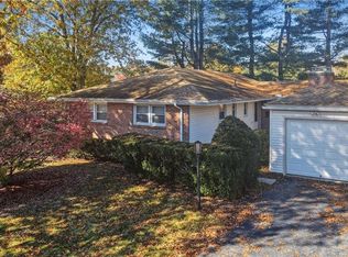 33 Gallaudet Dr, West Hartford, CT 06107