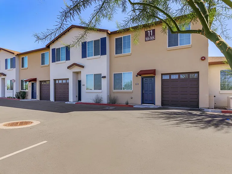 San Luciano Townhomes — Photo 16