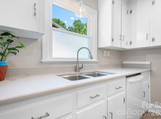 3960 Bristol Dr, Charlotte, NC 28208