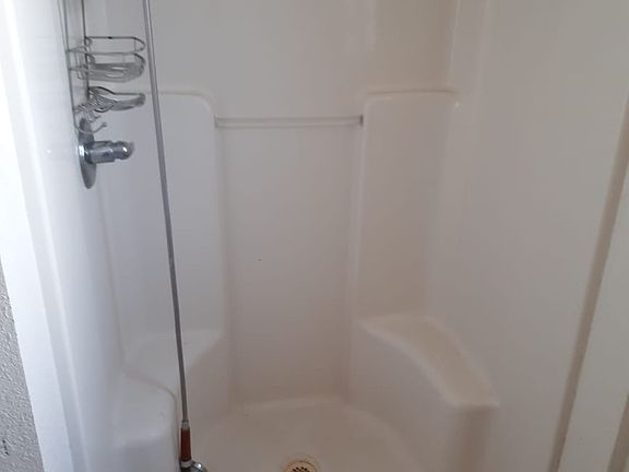 5th image of 1421 Fewel St