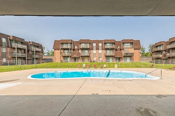 The Pines at Q Plaza Apartments — Photo 15