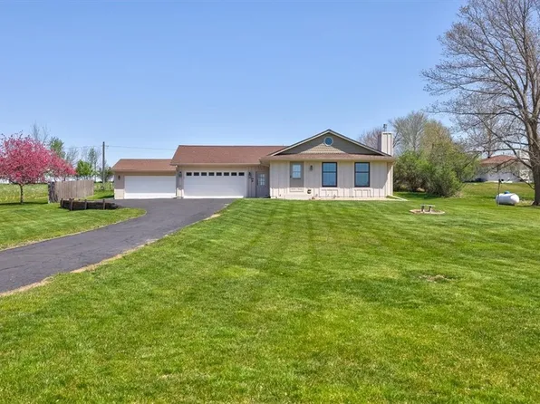 2298 Pecan Dr, Madrid, IA 50156