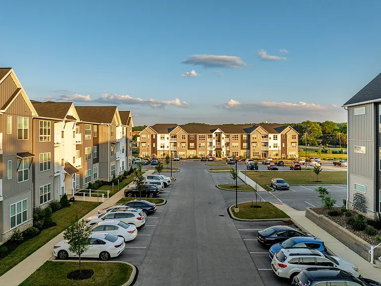 Park West Apartments — Photo 23