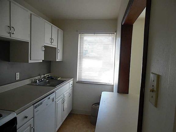 4th image of 321 Culbertson Ave APT A1