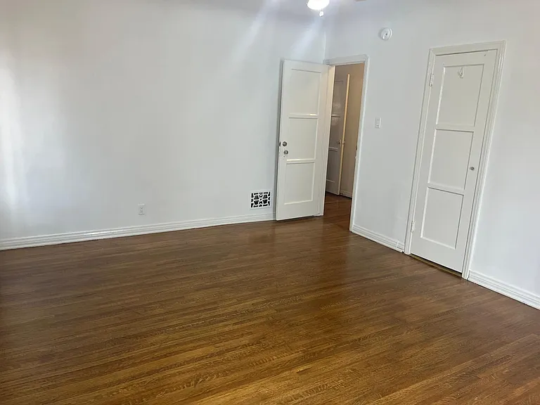 1452 S Sherbourne Dr — Photo 42