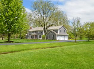 2011 Abbotsford Dr, Inverness, IL